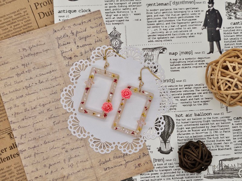 原创耳饰 方框花园-玫瑰 真花创作 小众饰品 手作 耳环 - 耳环/耳夹 - 树脂 多色