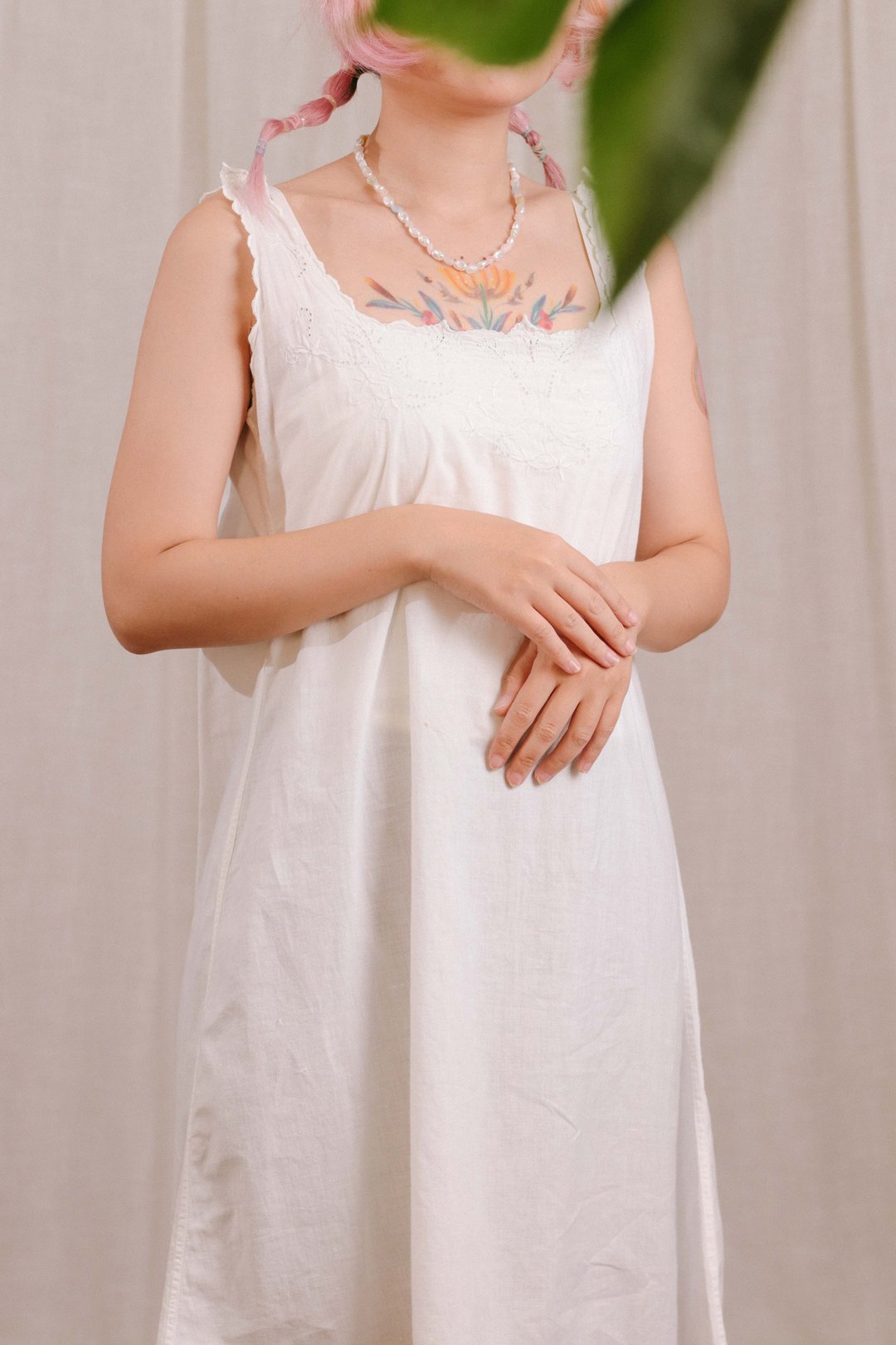 Tsubasa.Y│古着欧洲纯白短袖睡衣洋装 A15 纯白雕花 无袖 复古 - 洋装/连衣裙 - 棉 白色