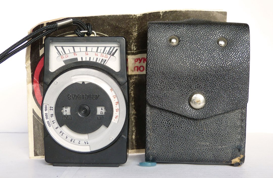 Leningrad 8 light meter exposure meter USSR with lace leather case manual workin - 相机 - 其他材质 黑色