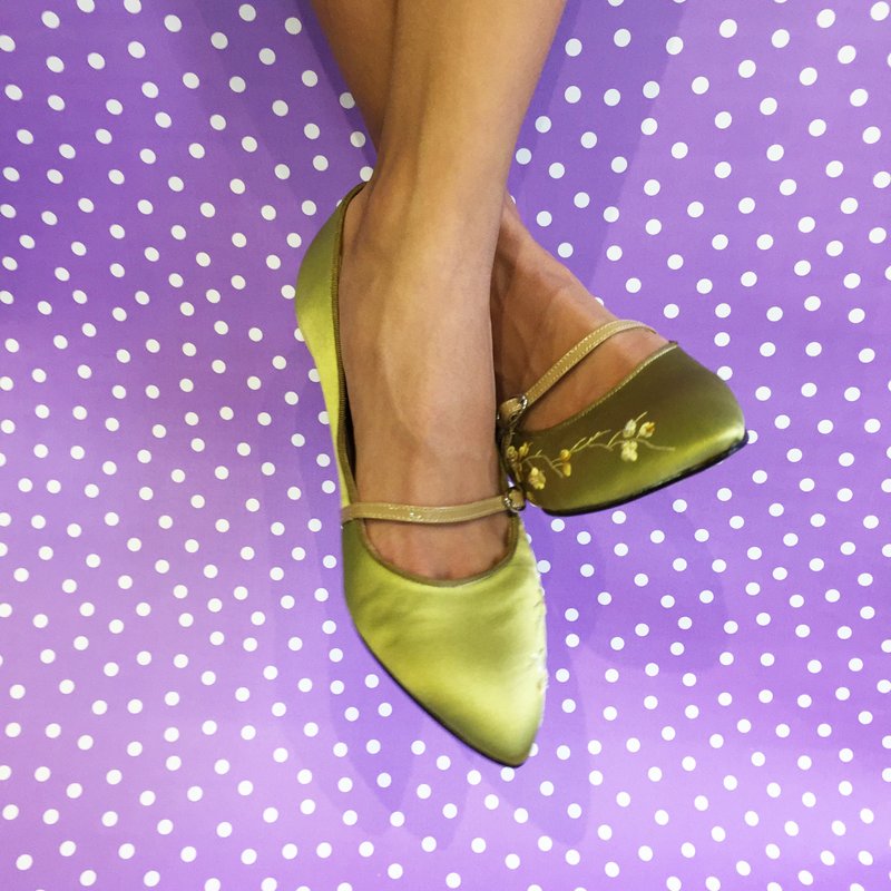 金色手绣雅低高跟鞋/低跟鞋 细跟 刺绣 绣花鞋 丝绸 缎面 搭扣鞋 - 其他女款皮鞋 - 丝．绢 