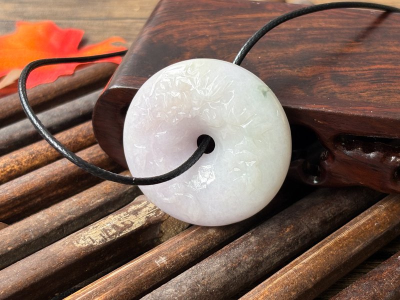 【一物一图】天然A货翡翠蝶恋花平安扣项链连皮绳 - 项链 - 玉石 多色