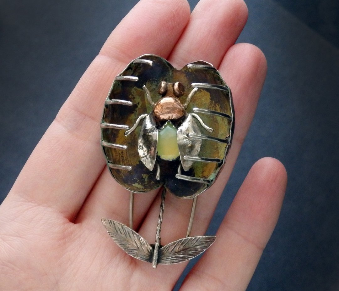 Venus flytrap brooch/ Plant pin / Botanic jewelry - 胸针 - 其他金属 绿色