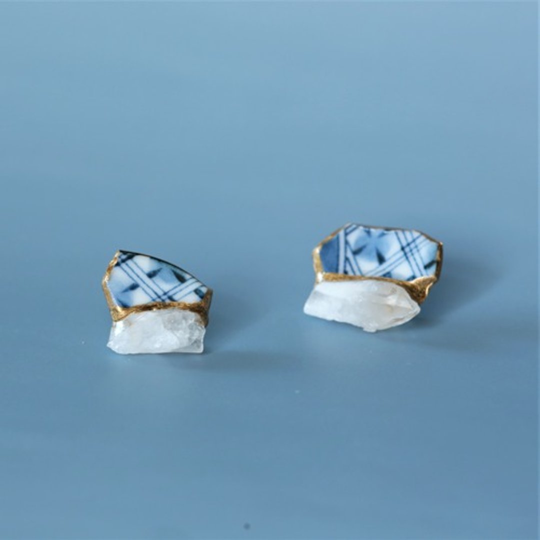 Arita porcelain porcelain kintsugi pierced Clip-On / crystal - 耳环/耳夹 - 陶 蓝色