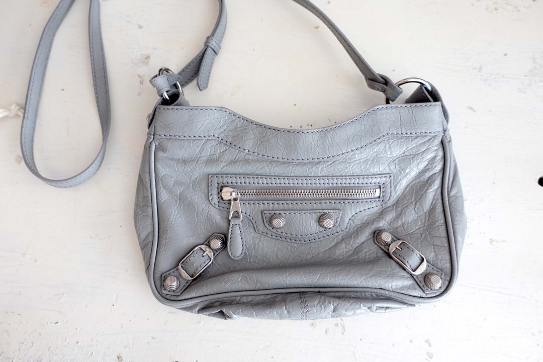 全新Balenciaga真皮牛皮压纹手袋侧背包 贵妇全新名牌真品 - 侧背包/斜挎包 - 真皮 灰色