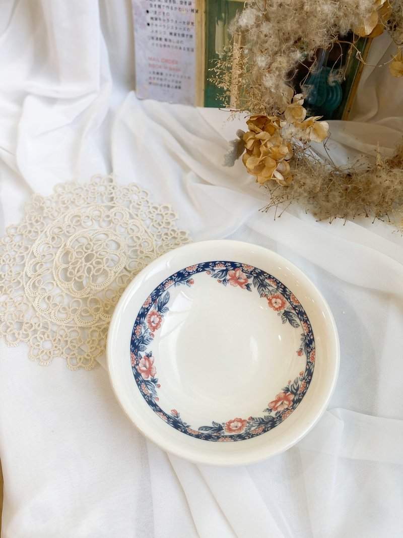 【好日恋物】 英国STAFFORDSHIRE ENGLAND 花朵汤盘 - 盘子/餐盘/盘架 - 瓷 白色