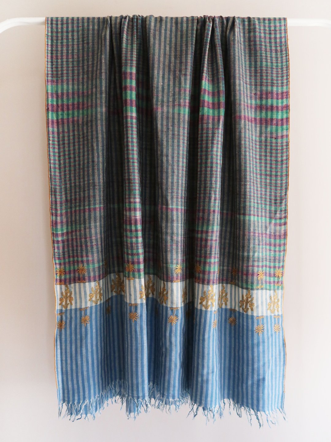 Hand Embroidered Check Buta Palla Pashmina手工刺绣经典格纹 - 围巾/披肩 - 羊毛 多色