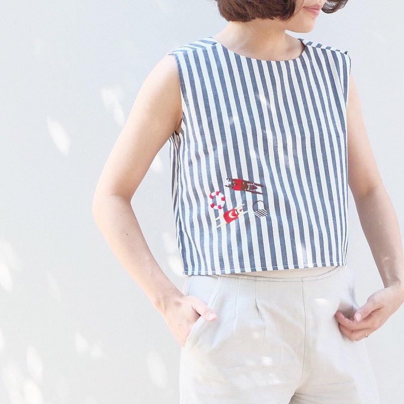 "Little Red Hood Team" Top : embroidery - 女装上衣 - 其他材质 蓝色