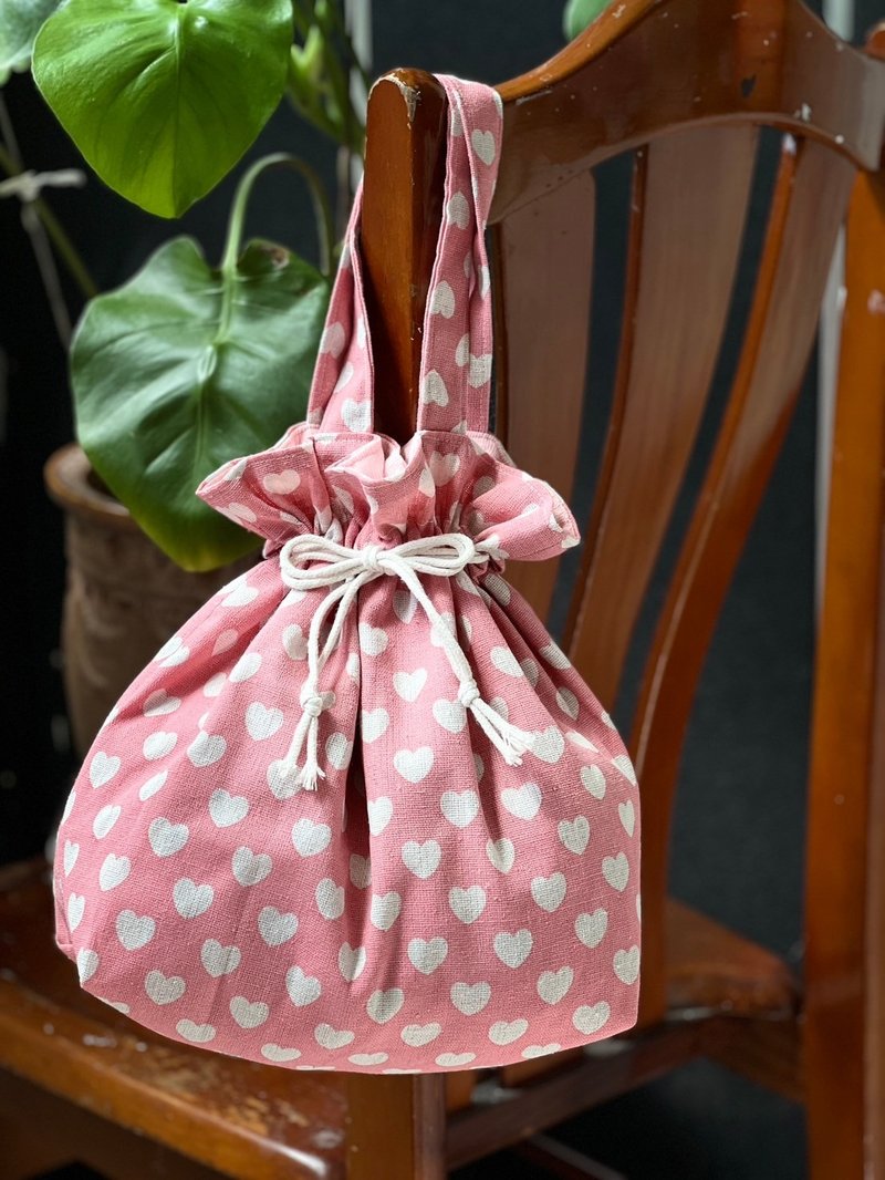 From2j4手工布包_花路手提袋(爱心花纹) - 手提包/手提袋 - 棉．麻 粉红色