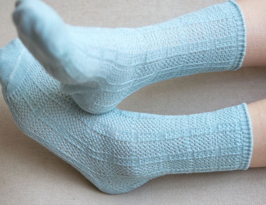 Organic Cotton &amp; Linen Lace Knit Socks [Delfinium / Botanical Die] - 女款休闲鞋 - 其他材质 