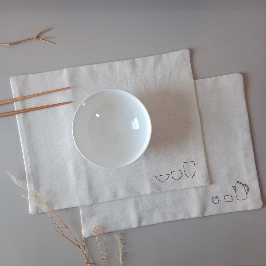 Placemat set 2pcs hand embroidered tea 100% cotton fabric - 餐垫/桌巾 - 棉 白色