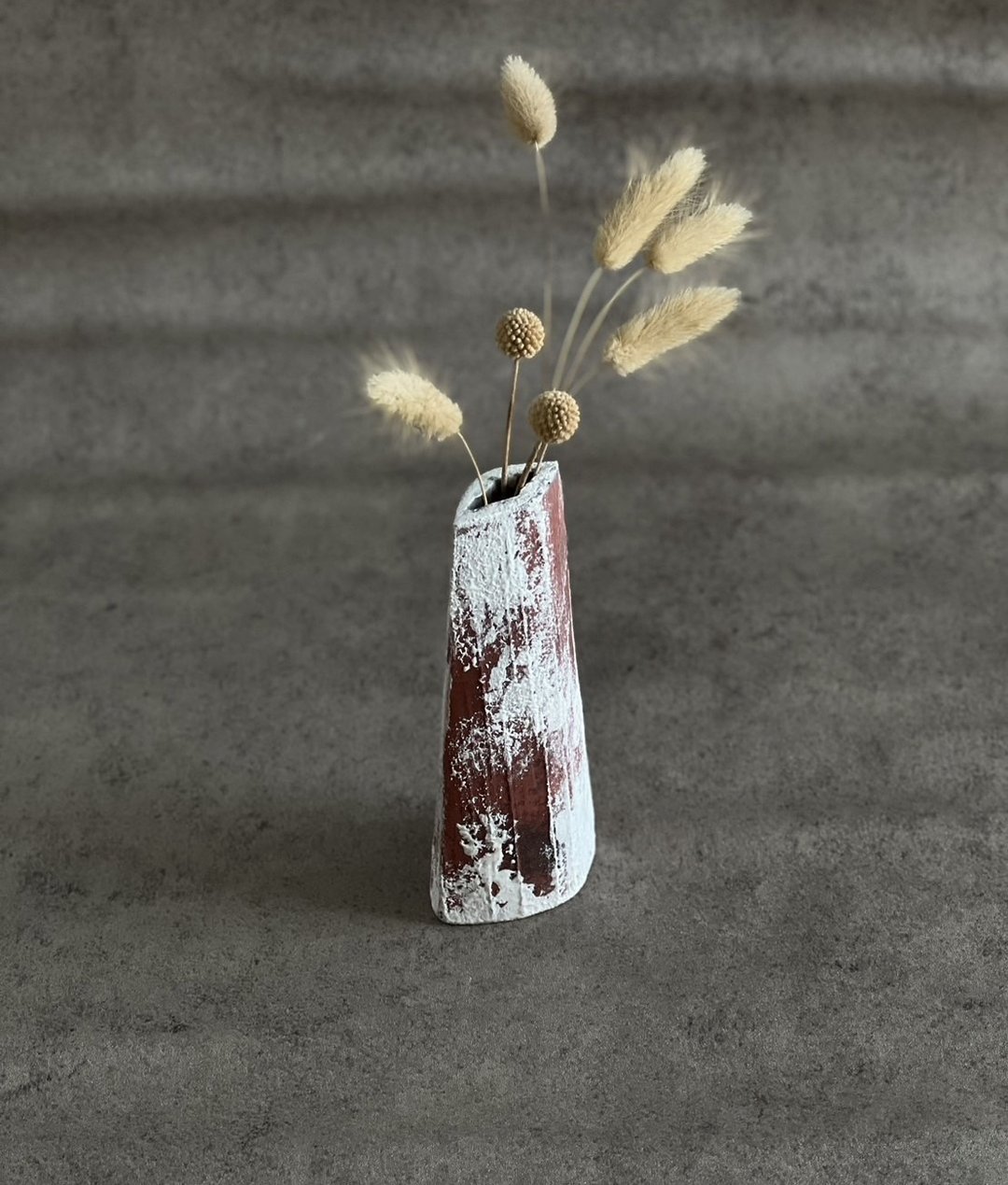 花器/桌上型摆件/风霜红尘-jesmonite/ 交换礼物/水泥 - 花瓶/陶器 - 水泥 
