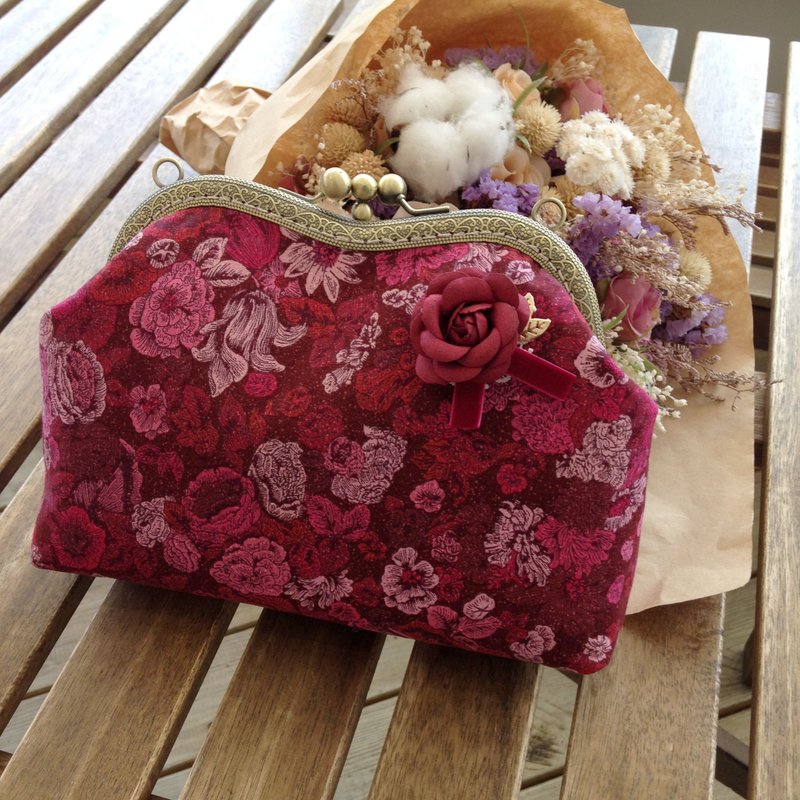 口金包+手拿/肩背包/斜背包 玫瑰人生 - 侧背包/斜挎包 - 棉．麻 红色