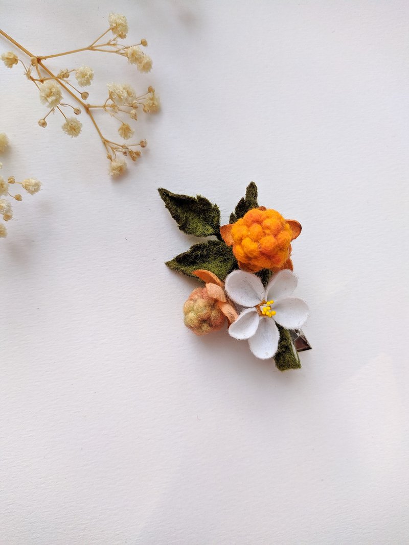 Berry hair clip, baby girl hair clip, girl hair accessories, cloudberry - 婴儿饰品 - 其他材质 橘色