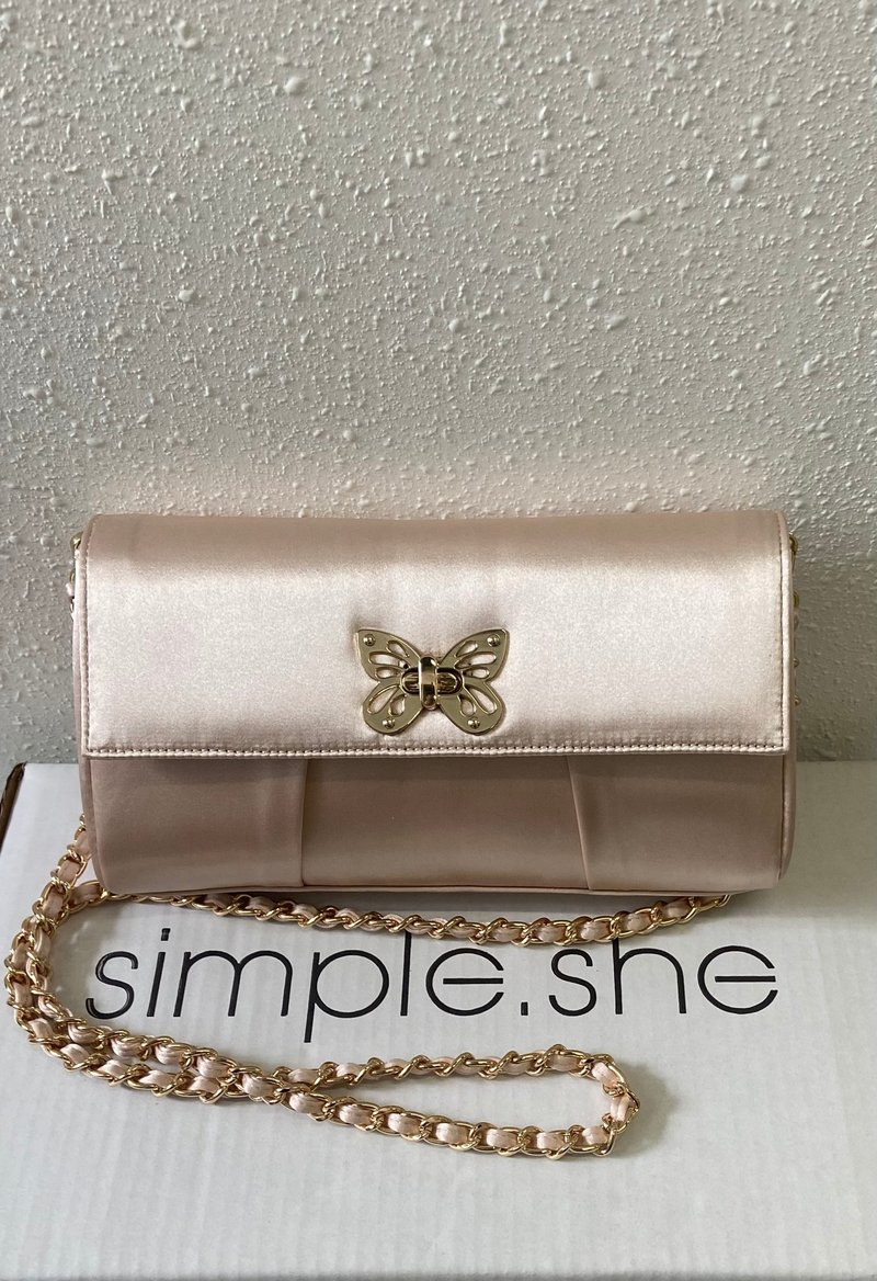 simple.she 缎面沙丁五金晚装包 - 手提包/手提袋 - 其他材质 卡其色