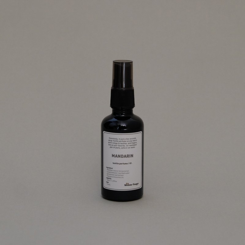 01' MANDARIN / 织品香氛喷雾 - 香薰/精油/线香 - 其他材质 黑色