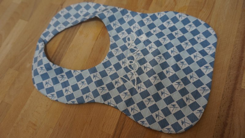 给宝宝的爱-手工绣制围兜兜-方块菱形纹 - 围嘴/口水巾 - 棉．麻 透明