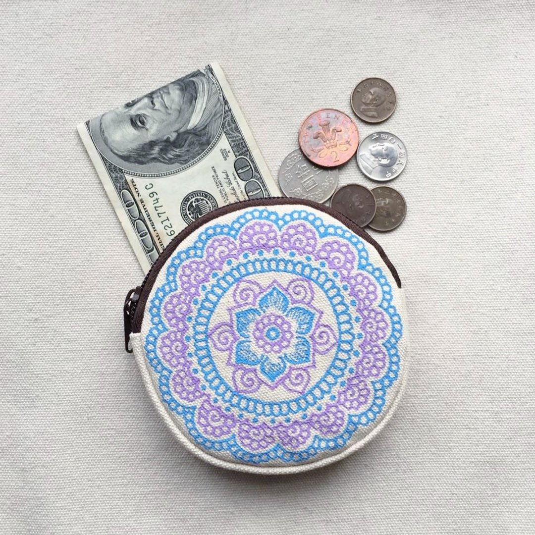 手绘零钱包 圆型 3c收纳包 粉紫色 粉蓝色 草绿 手绘包 Henna Mandala 设计 彩绘 汉娜 蔓蒂 曼陀罗 禅绕 民族 印度彩绘 帆布 - 零钱包 - 其他材质 紫色