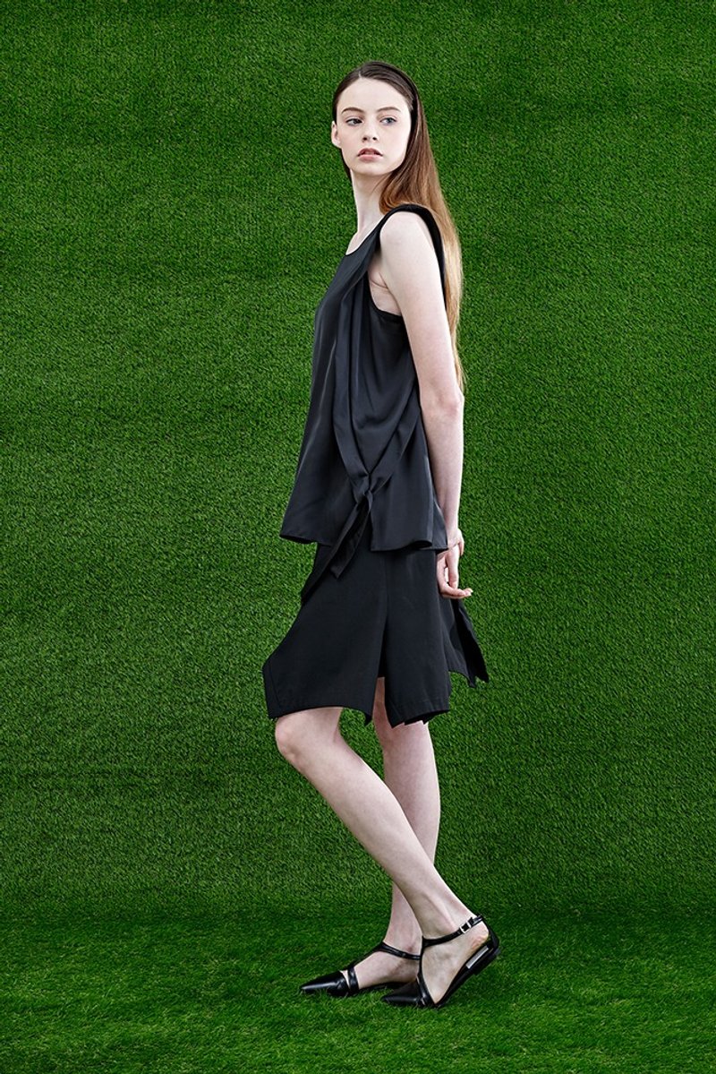 【换季特卖】黑色缎面绑带背心 - 女装上衣 - 其他材质 黑色