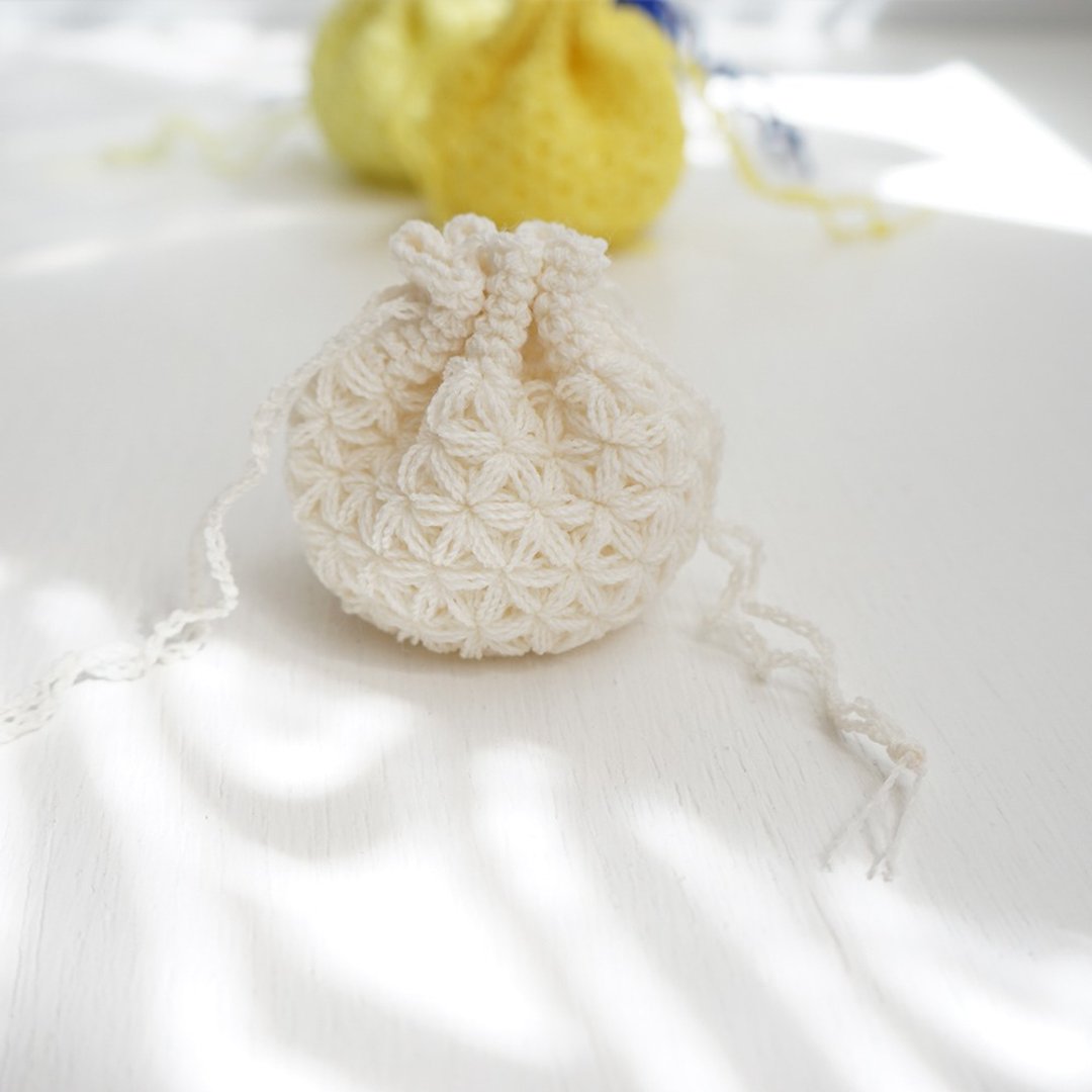 Ba-ba handmade  Crochet Drawstring mini-mini-mini bag  No.KPPPR8 - 化妆包/杂物包 - 其他材质 白色