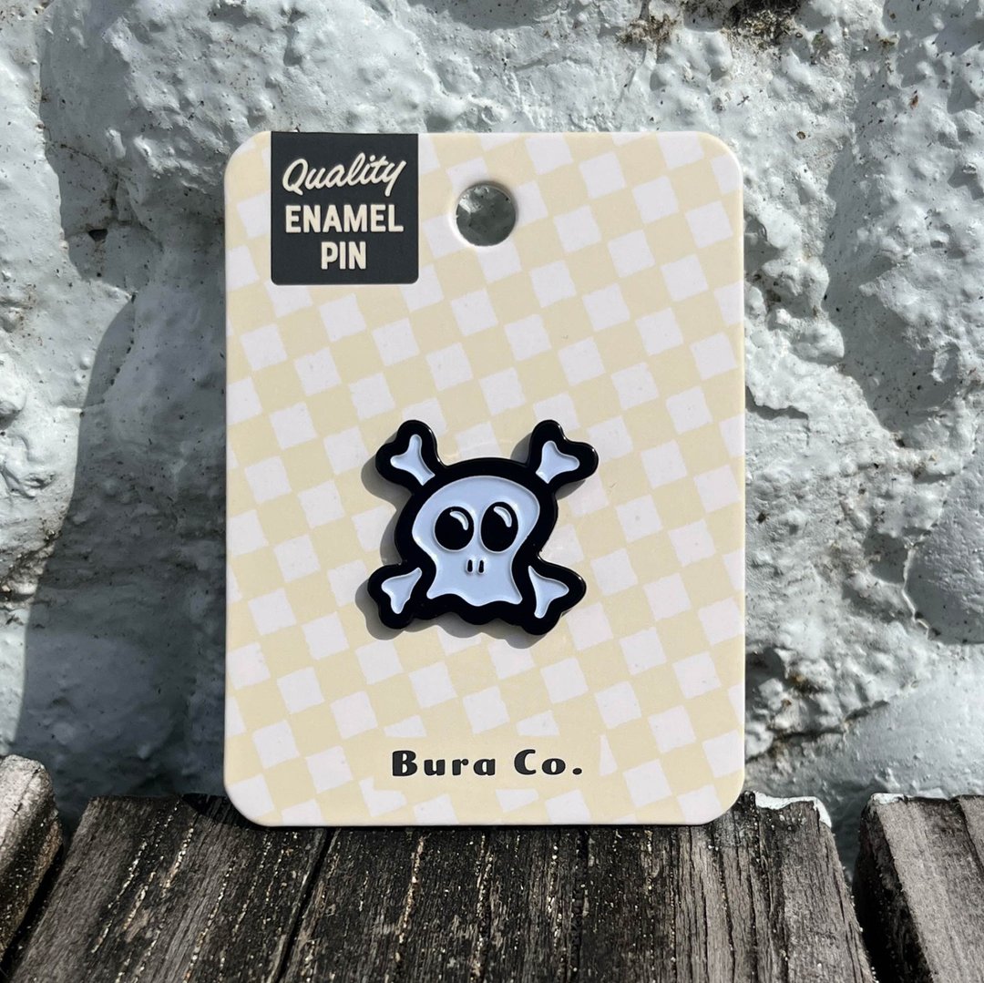 刺青风快乐骷髅珐琅徽章 Tattoo-Style Cute Skull BURA Pin - 胸针 - 珐琅 黑色