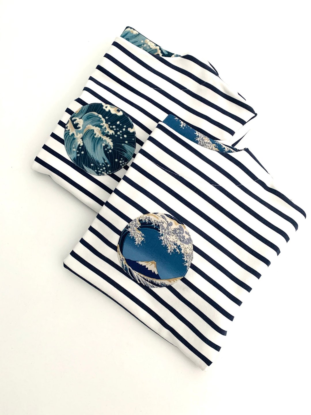Set of two T- shirts. - 女装 T 恤 - 纸 