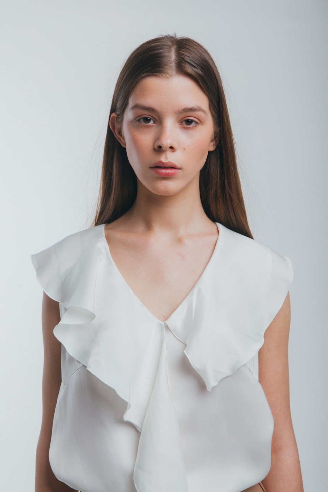 Silk sleeveless ruffled Ocean wavev top in cream white - 女装上衣 - 丝．绢 白色