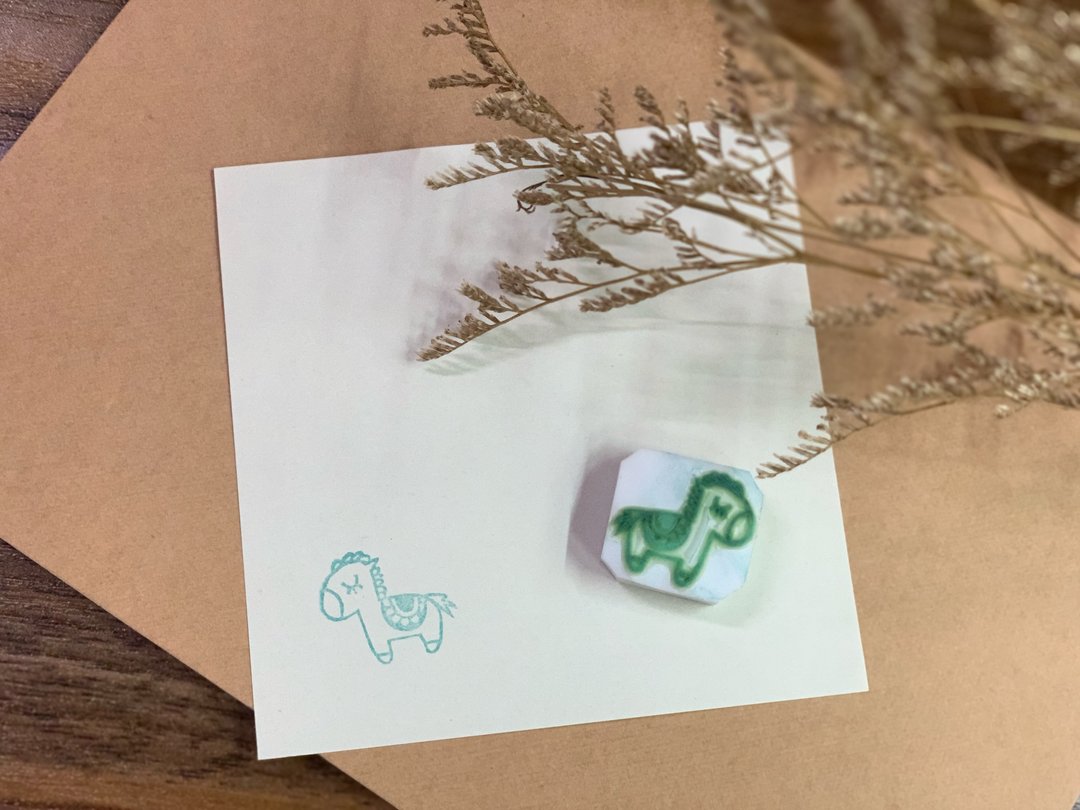 手刻橡皮章/可爱小马 - 印章/印台 - 橡胶 白色