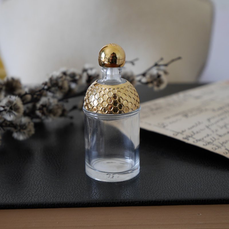 金银宝贝 古董金色蜂巢透明玻璃香水罐 小 W805 - 香薰/精油/线香 - 其他金属 金色