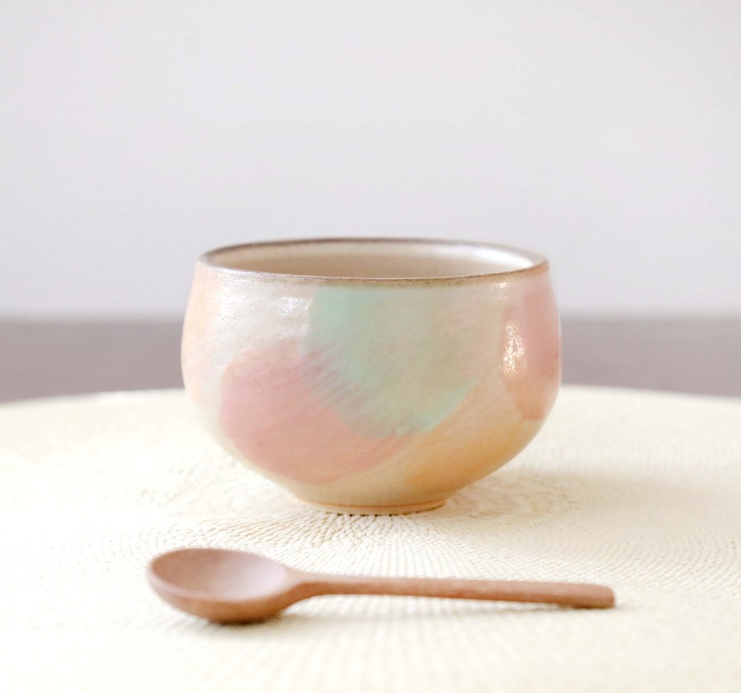 彩色妆容：春色笔触与质朴的陶土茶杯 3 - 碗 - 陶 粉红色