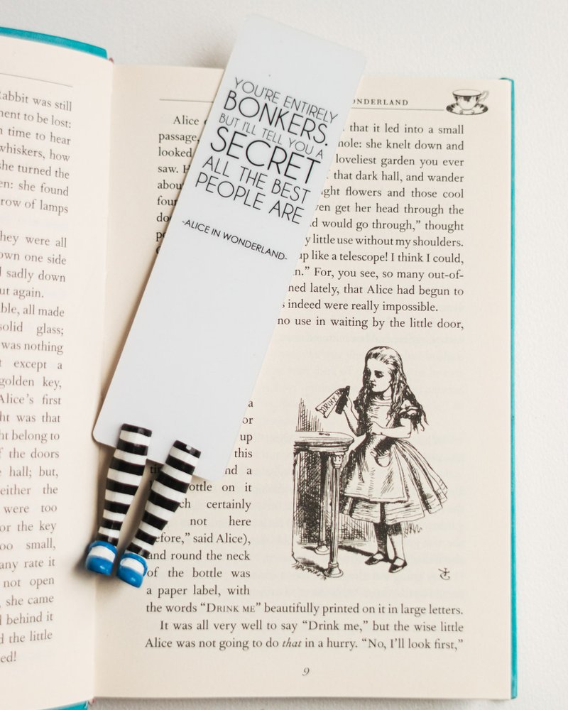 Alice in Wonderland Gifts Handmade Polymer Clay Alice in Wonderland Bookmark - 书签 - 粘土 蓝色