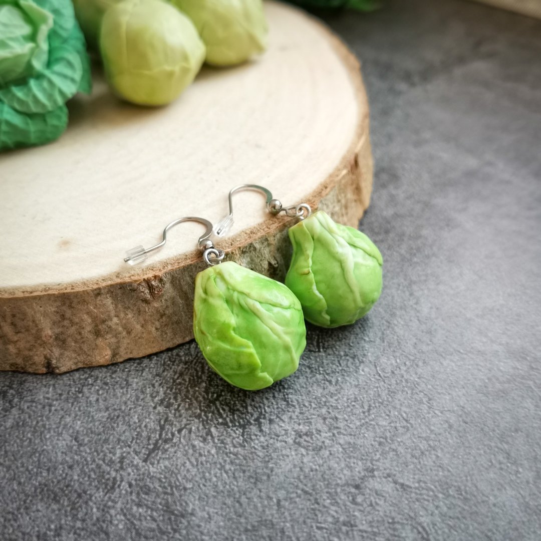 Brussels sprouts earrings are cottagecore weird, vegan, funky, quirky earrings - 耳环/耳夹 - 粘土 绿色
