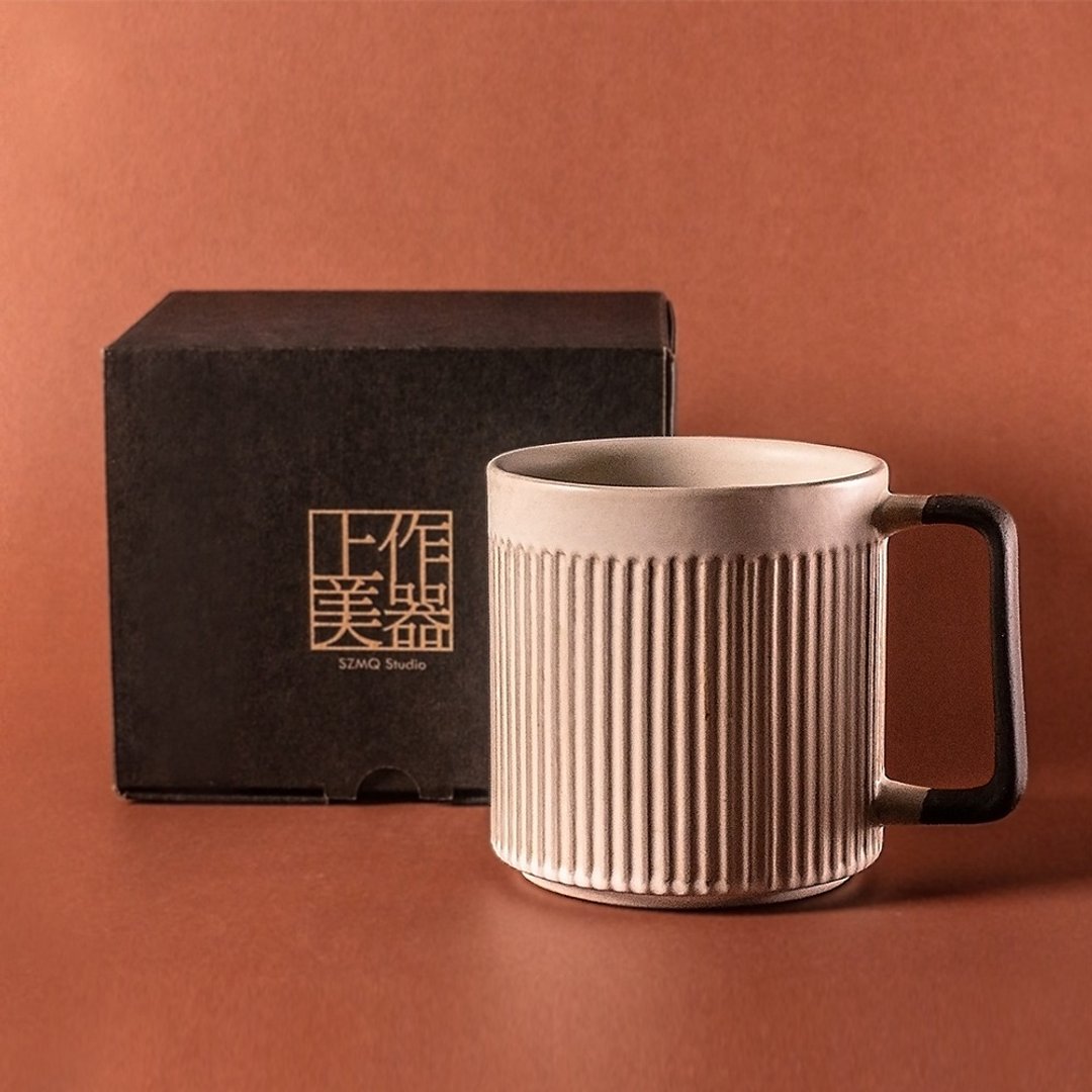 粉引白-直纹马克杯550ml - 咖啡杯/马克杯 - 陶 白色