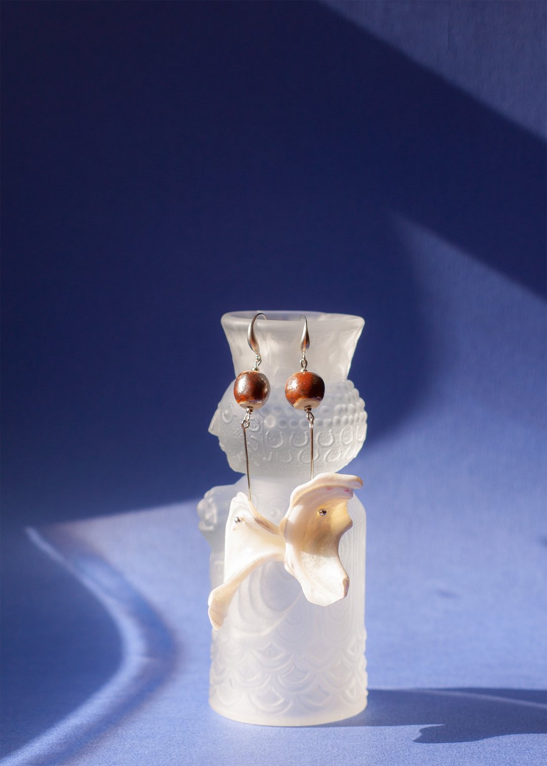 陶瓷x玻璃 耳环 铜红百合 Ceramic and Glass Accessory - 耳环/耳夹 - 陶 咖啡色