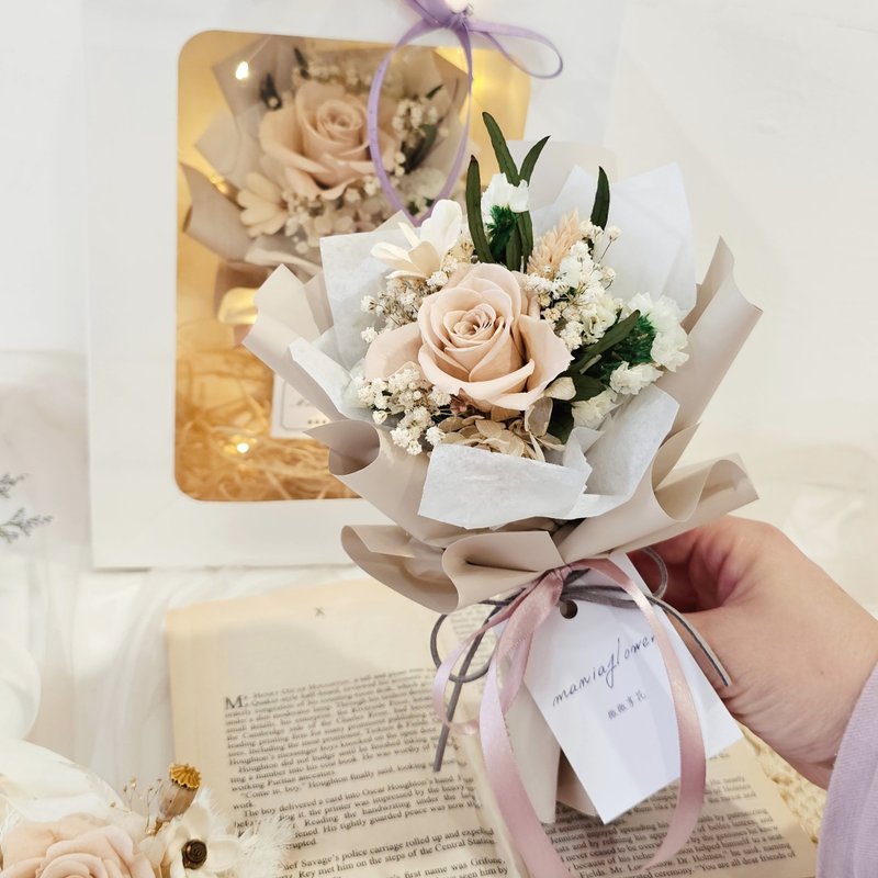 永生玫瑰花束礼盒 奶茶色 快速出货 现货 - 干燥花/捧花 - 植物．花 卡其色