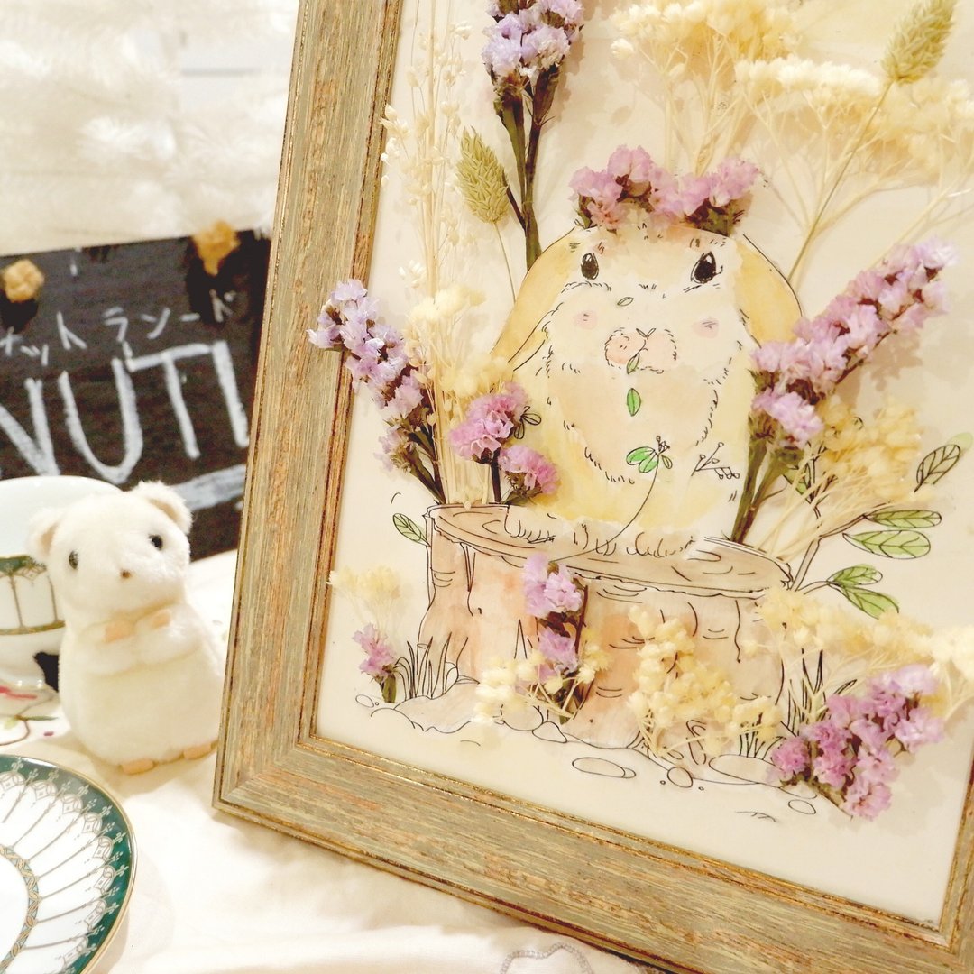 Naughty Bunny  With Dried flowers - watercolor / gifts  / handmade / room decor - 画框/相框 - 植物．花 白色
