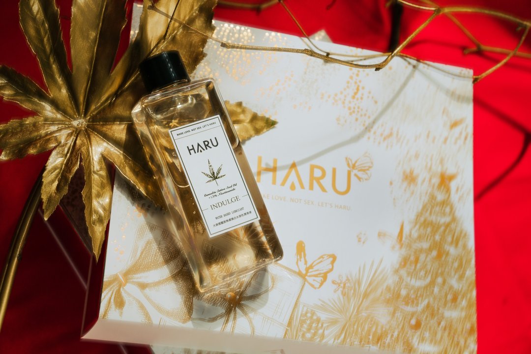 HARU X 眯一下联名礼盒 香氛蜡烛 按摩精油 润滑液 情人节礼物 - 情趣用品 - 浓缩/萃取物 