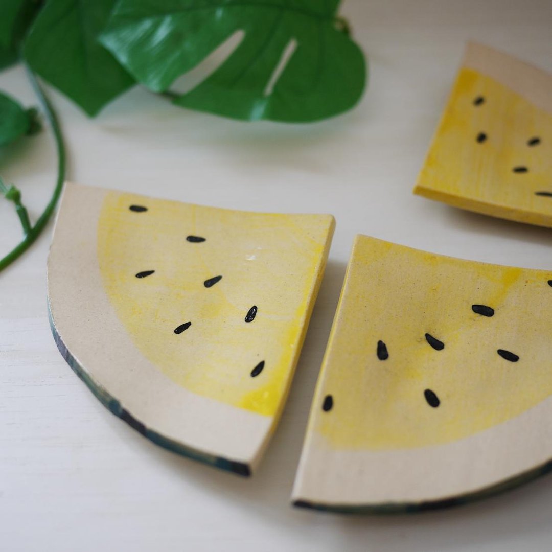 Small plate of cut watermelon [yellow] - 浅碟/小碟子 - 陶 黄色