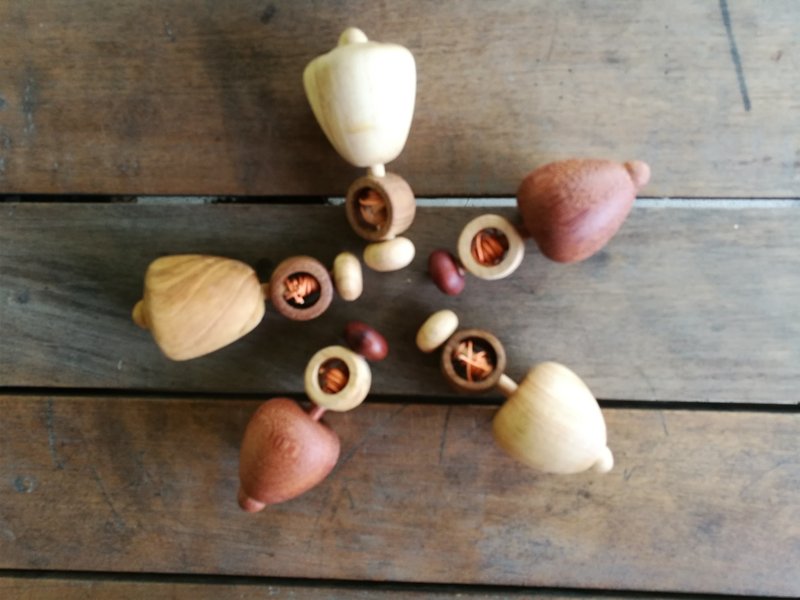 Wooden spinning top berry shape - dark color - 玩具/玩偶 - 木头 咖啡色