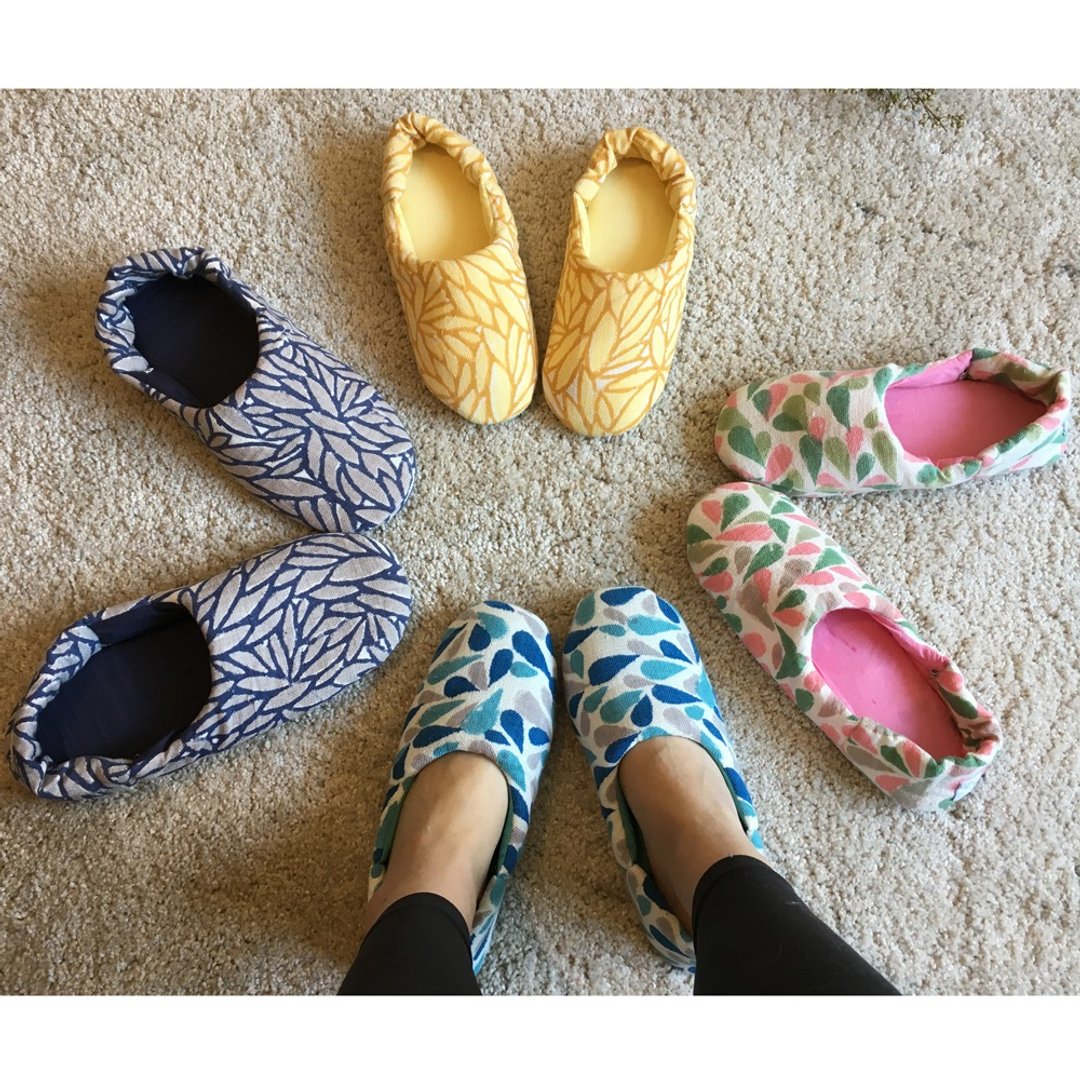 Room shoes - 女款休闲鞋 - 真皮 多色