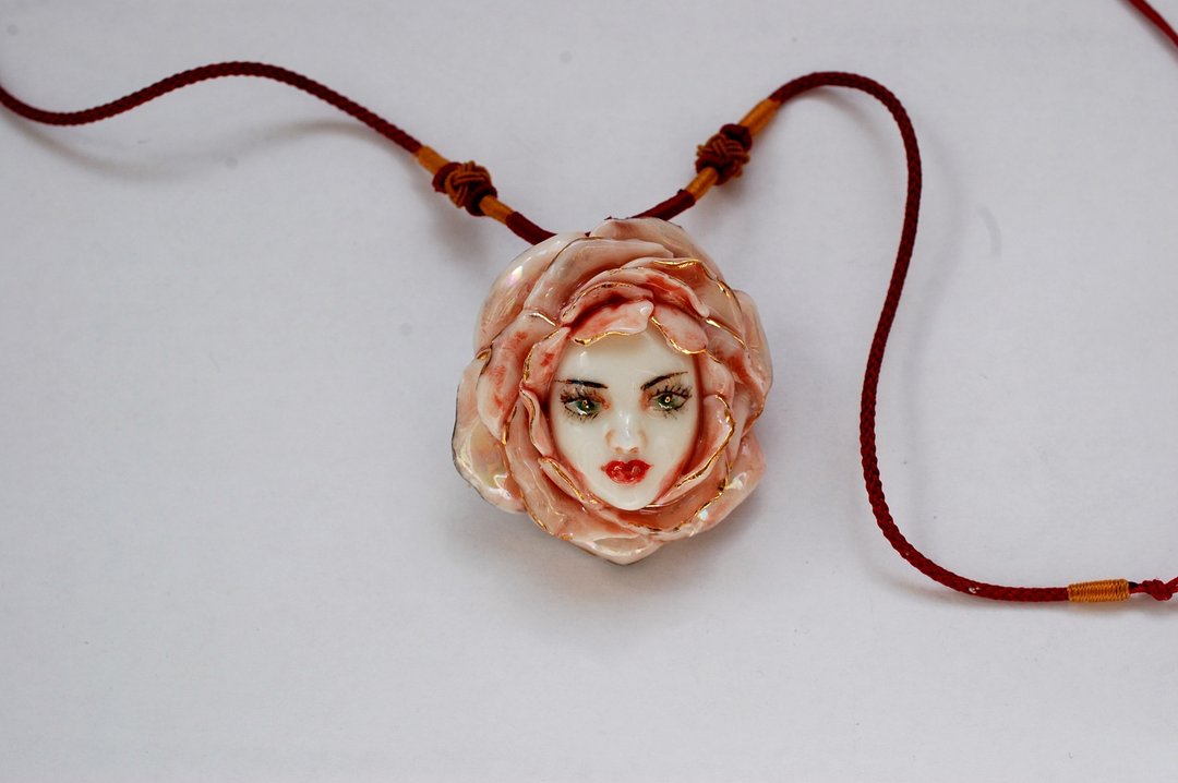 Porcelain Necklace Talking Flowers Rose Face Ceramic pendant Fairy figurine - 项链 - 瓷 多色