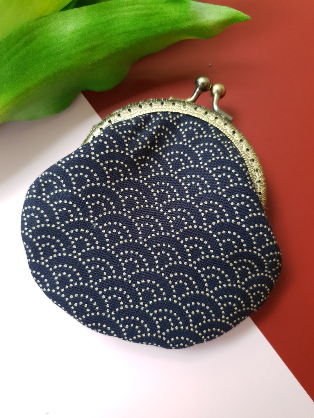 Metal frame coin purse - wave pattern - Kisslock pouch / Clasp wallet - 零钱包 - 棉 