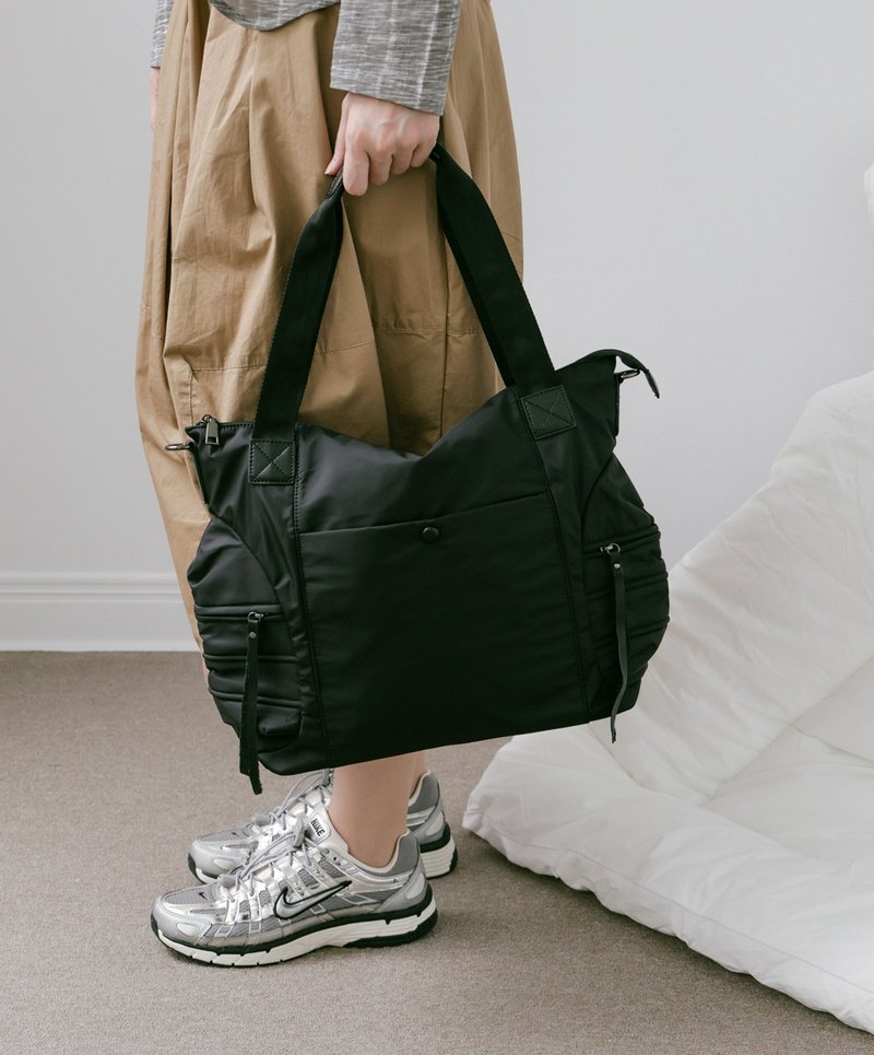 supportingrole 俐落线条结构感斜肩后背手提3用托特包 黑 - 侧背包/斜挎包 - 其他人造纤维 黑色