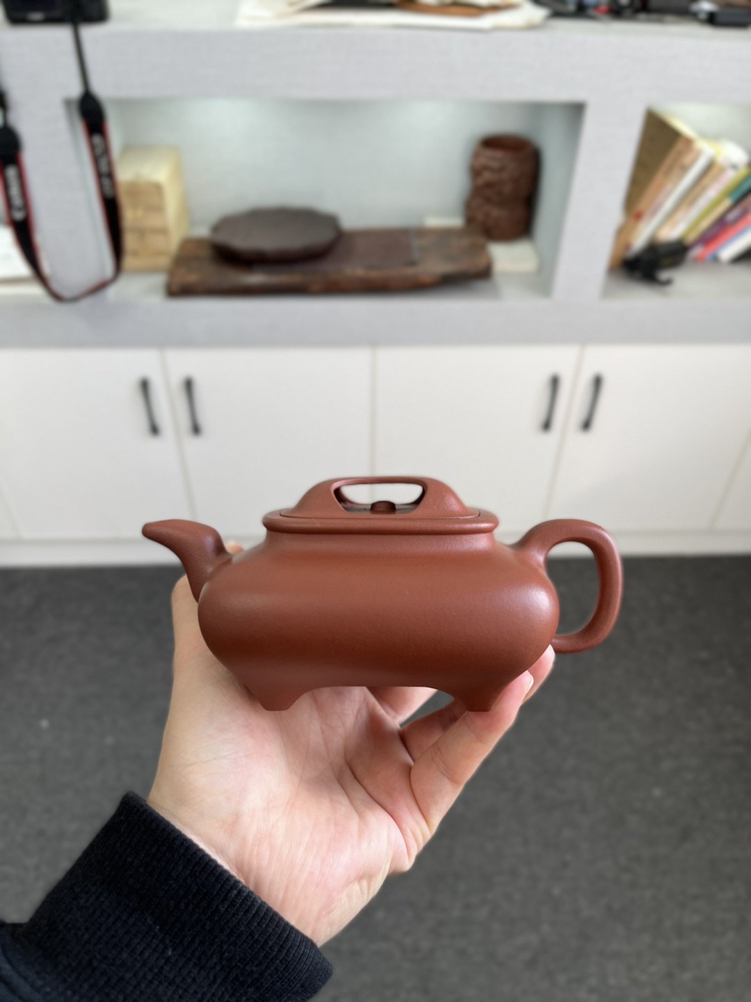 牛盖传炉 现货实拍 原矿顶级红皮龙 老味十足 器型稳重大气 扁圆 - 茶具/茶杯 - 陶 灰色