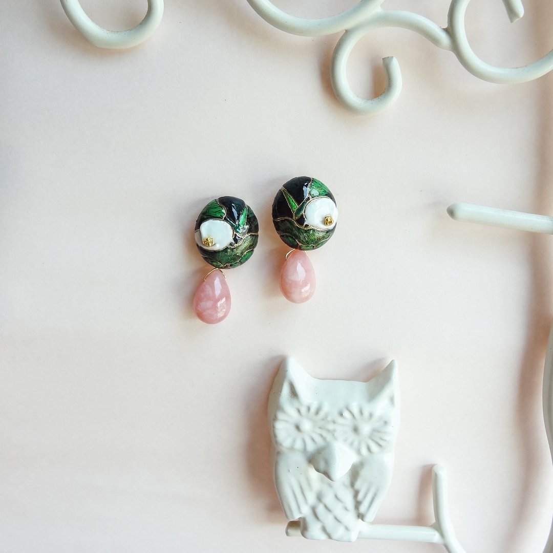 //特价品只剩一件即完售// 松花扣系列  青青海芋&amp;粉红蛋白石水滴 - 耳环/耳夹 - 宝石 粉红色