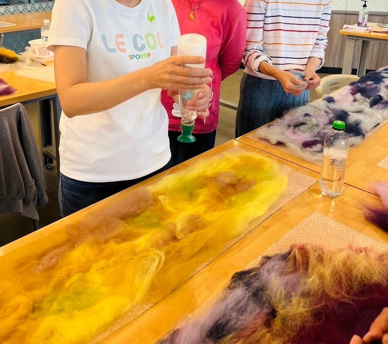 台北。中山/南京松江两站间。耶诞羊毛毡湿毡围巾课程。2小时 - 编织/羊毛毡/布艺 - 羊毛 