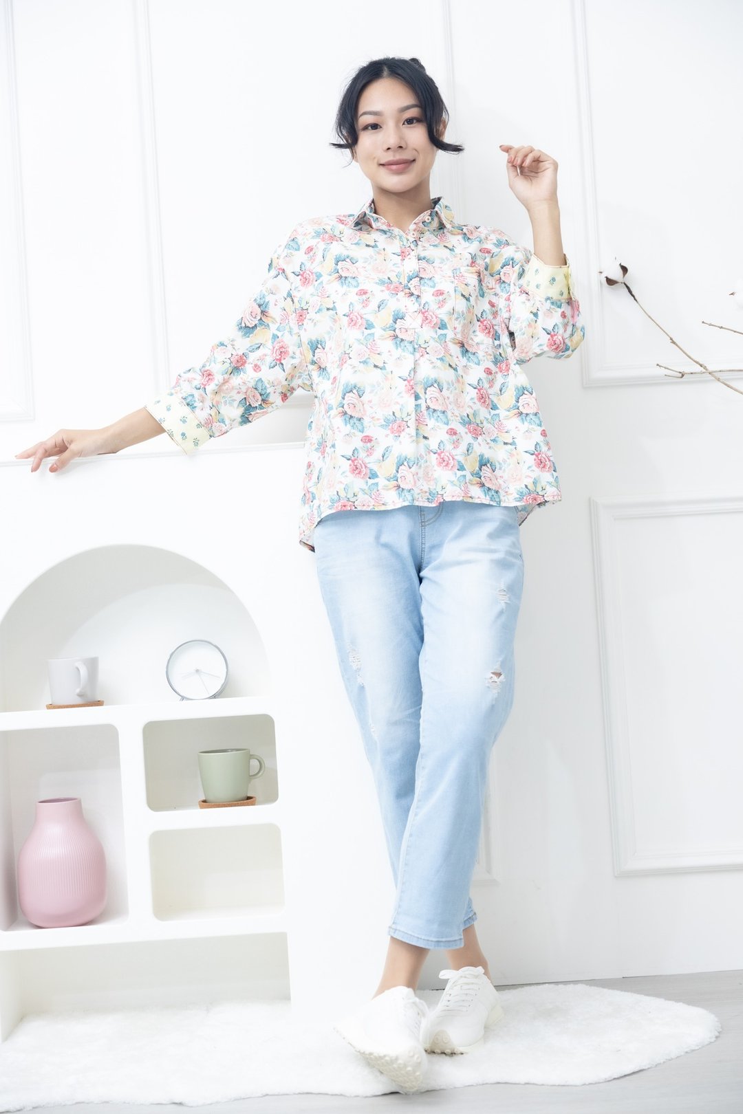 红 黄色蔷薇花半开襟上衣 白色 - 女装上衣 - 其他材质 白色