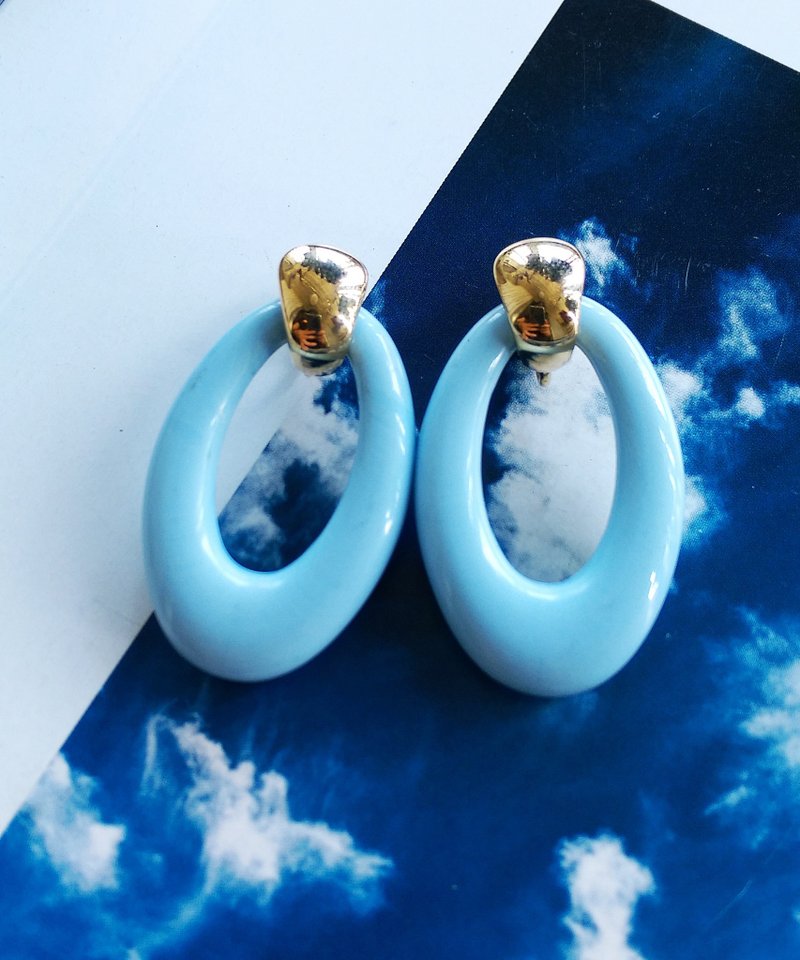 Vintage Jewelry 西洋古董饰品 普普 浅蓝 简约椭圆环圈 夹式耳环 - 耳环/耳夹 - 其他材质 金色