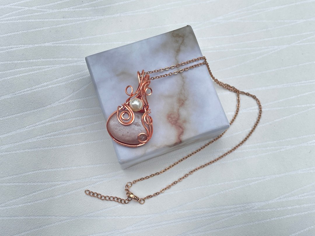 #202347 wire wrapping 蜜桃月亮石 铜线 绕线 吊堕 - 项链 - 铜/黄铜 紫色