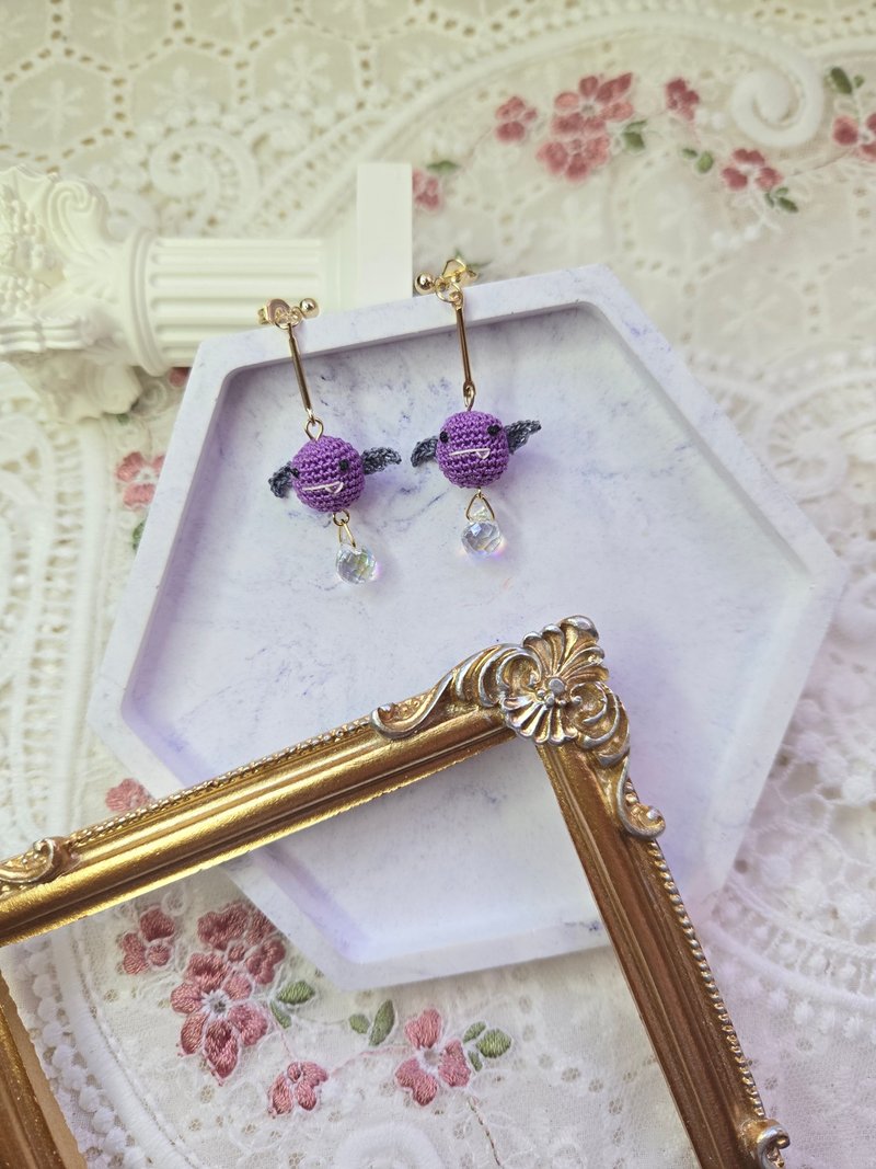 万圣节限定 | 鈎针编织 | 圆碌碌蝙蝠耳环 - 耳环/耳夹 - 绣线 紫色
