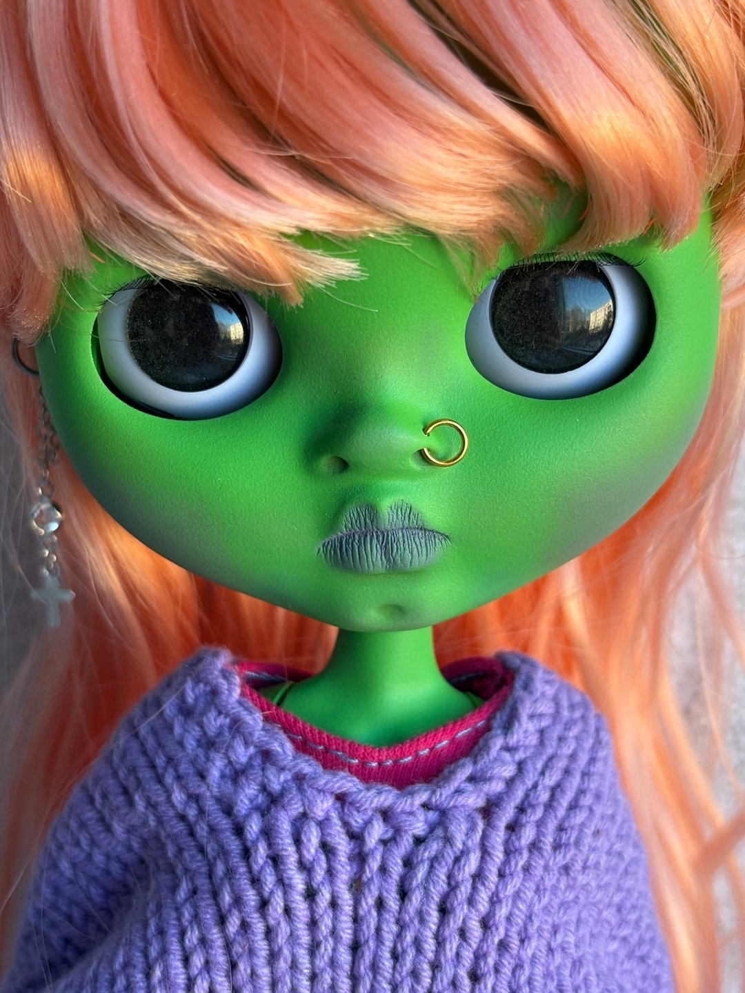 Blythe 订制娃娃 外星人脸穿孔 OOAK 娃娃 - 玩偶/公仔 - 塑料 绿色
